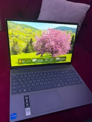 لاب توب  Lenovo استعمال خفيف مستعمل لمده اربع شهور