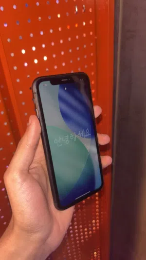 ايفون 11 لون اسود
