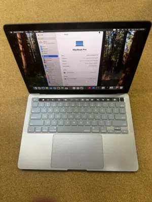 MacBook Pro 13” (2020) 16gb 256gb i7