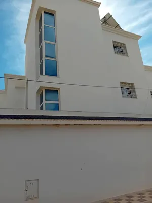‏أكثر من 6 غرف ‏.‏ حمّامين ‏.‏ 750 م٢‏0