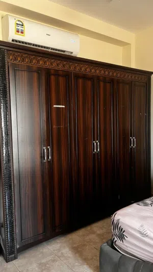 Almost new looking wardrobe for sale