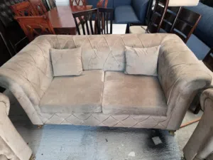 للبيع طقم كراسي 7اشخاص مخمل