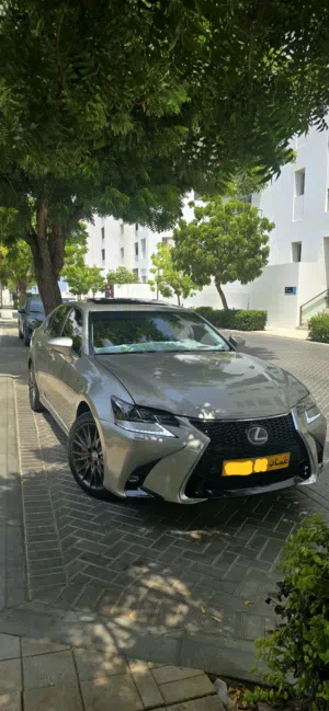 لكزس GS350 الفئه الخاصه بلاتينيوم نظيف