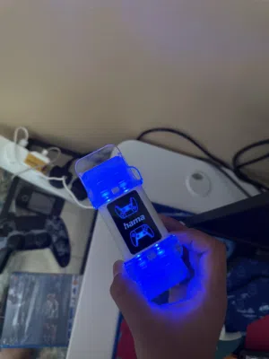 Controller charger works only on ps5 controllers for 20 bd  شاحن يدات بليستيشن 5 بس يسعر 20 دينار