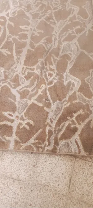 متوفر بساط نطيف مقاسه 3 × 3.50  المكان طرابلس