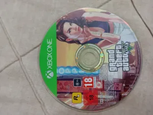 CD gta 5 Xbox one for sale للبيع مستعمل فقط شهرين