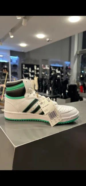 شوز اديداس اصلي موديلين بسعر حرق