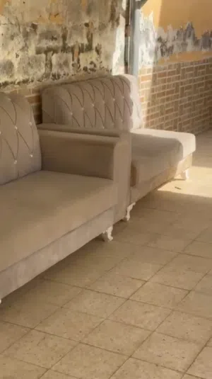 ثلاث كراسي قمت نضافه موقع بركا