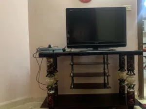 طاولة شاشة زجاج ثقيلة