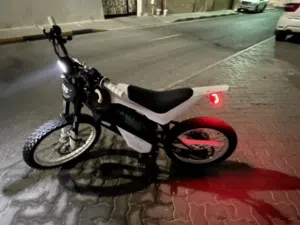 كوقو وش 02  لون ابيض معه كرتونه و الخوذه و اقدر ابدل بي سيت أب كامل و تزيدني شوي