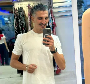 ايمن 