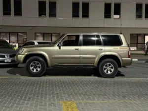 Nissan VTC 1998 GCC Specs