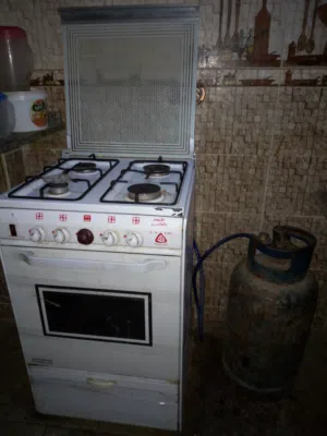 بوتاجاز بحاله جيده ماركه نصر جاز لونه ابيض بفرن مطلوب 3000 ج