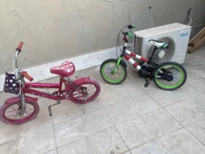 للبيع عدد 2 دراجة أطفال