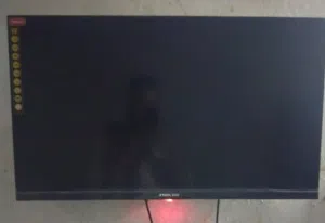 تلفاز مستعمل استعمال خفيف وبحاله جيدة