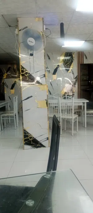 شريك لمطعم
