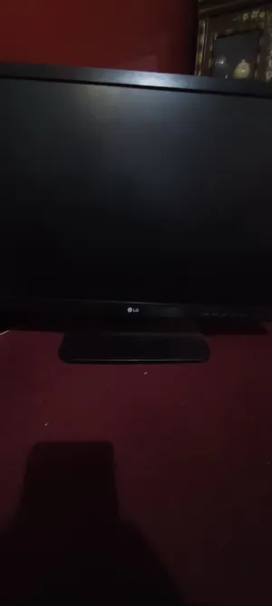 24" LG monitors for sale  in Beni Suef