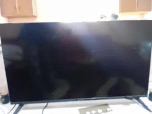 شاشه للبيع شغاله ميه ميه