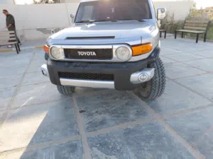 Used Toyota FJ in Jumayl