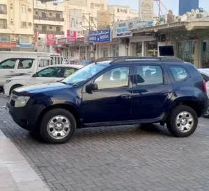 Renault Duster 2014 Neat and Clean family use car