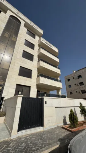 215 m2 3 Bedrooms Apartments for Sale in Irbid Al Hay Al Sharqy