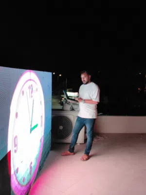بيع وايجاروتفصيل شاشات LED جميع القياسات