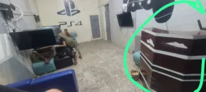 طاولة محل للبيع مستعمل