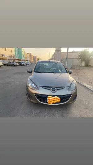 مازدا  2  2011