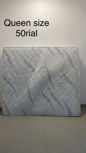 Queen matress