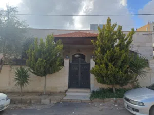 150 m2 5 Bedrooms Apartments for Rent in Salt Um Aldananir