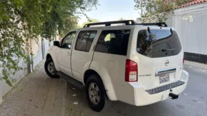 للبيع نيسان باثفايندر 2006
