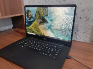 لابتوب dell للبيع استخدام قليل مرتبة للالعاب الخفيفة والتصفح بي كلش زين