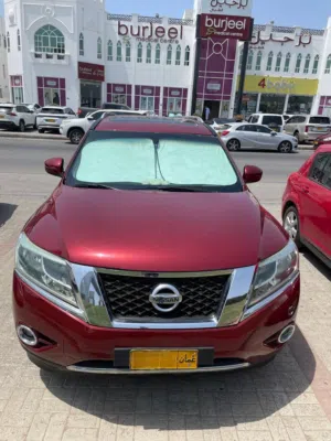 Nissan Pathfinder 2015 / 6 cylinders