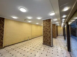 محل دورين فى اهم مناطق فلمنج التجارية على الترام مباشرة واجهة اعلانية كبيرة