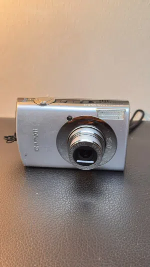 Canon IXUS 860 IS Digital Camera