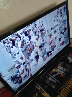شاشه شارب بحاله ممتازه