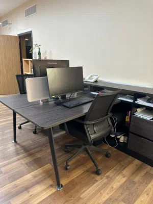 مكاتب للبيع Like new tables