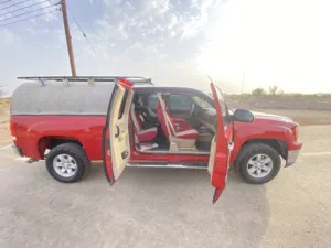 Used GMC Sierra in Al Dakhiliya