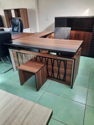 مكتب مدير متوفر بعدة الوان توصيل مجاني عدة موديلات وألوان وقياسات حسب الطلب