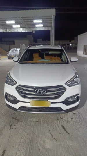 Used Hyundai Santa Fe in Muscat