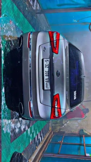 Kia للبيع بدون عيوب التواصل وتس اب