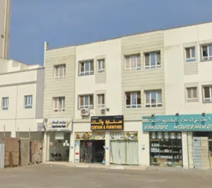 محل للإيجار في المعبيلة قرب نيستو