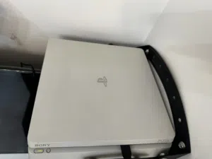 بلي ستيشن 4 سلم