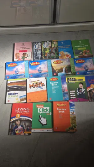 كتب الصف الخامس والثالث