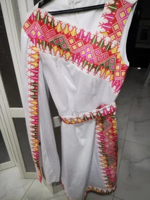 أثواب مطرزة للحنه