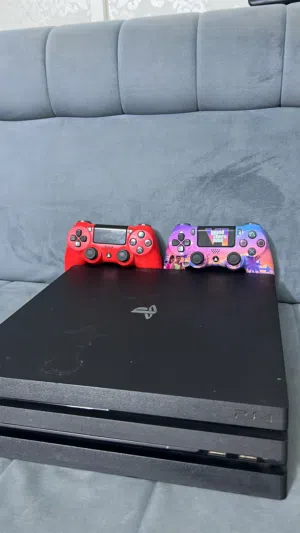 PS4 pro  1 T  للتفاصيل انزل تحت  جهازين احمر و ثاني فيه رسمه  اذا ما جاد لا ترسل لو سمحت