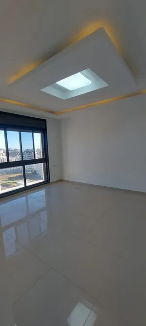 شقه للبيع 180متر في منطقه الريحان