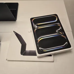 iPad Pro M4 - 13-inch - 512GB SSD - 100% battry + Apple Magic Keyboard