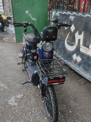 دراجه شحن للبيع بطارياتها هابطه