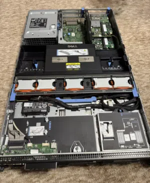 سيرفر ديل بمواصفات عالية بحالة ممتازة Dell PowerEdge R710 لاستخدامات متعددة ومساحة تخزين كبيرة